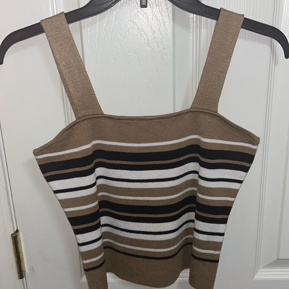 🦋Cute sweater tank top 5/25$